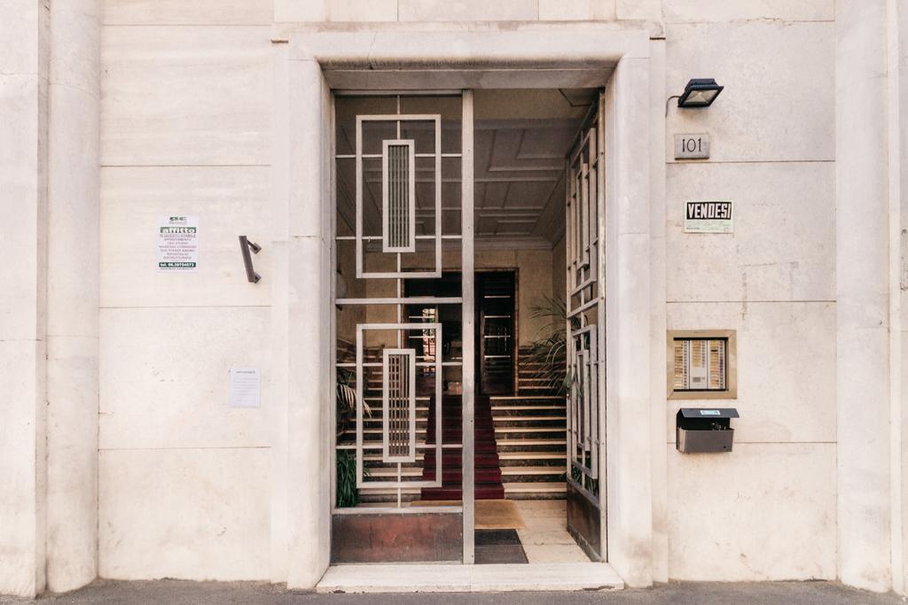 Adriano Augusto Bed & Breakfast Rome Exterior photo