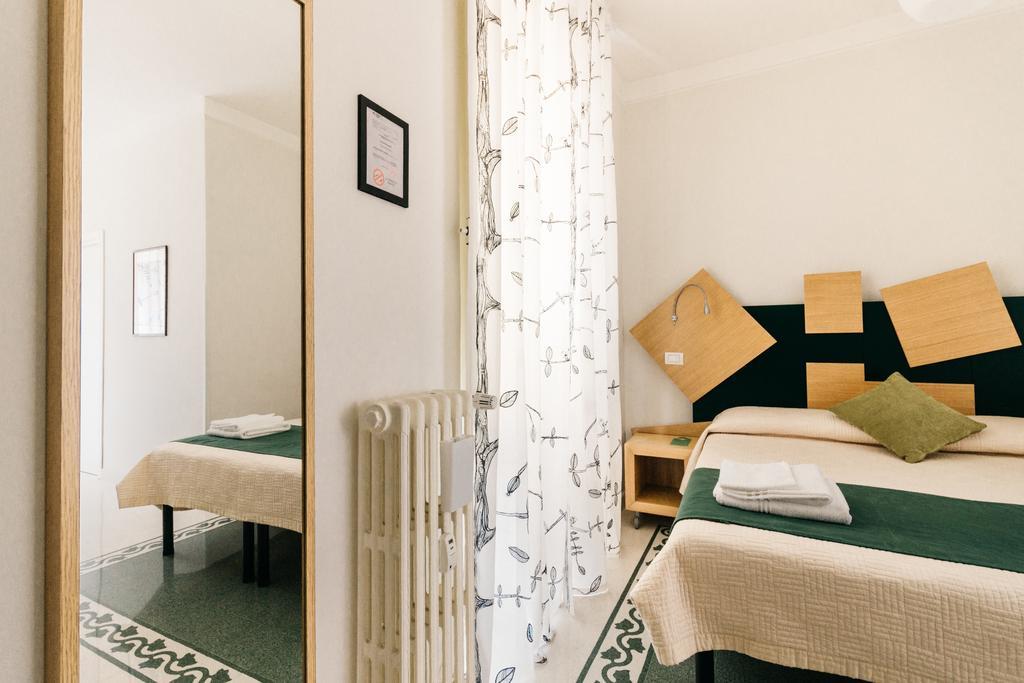 Adriano Augusto Bed & Breakfast Rome Room photo